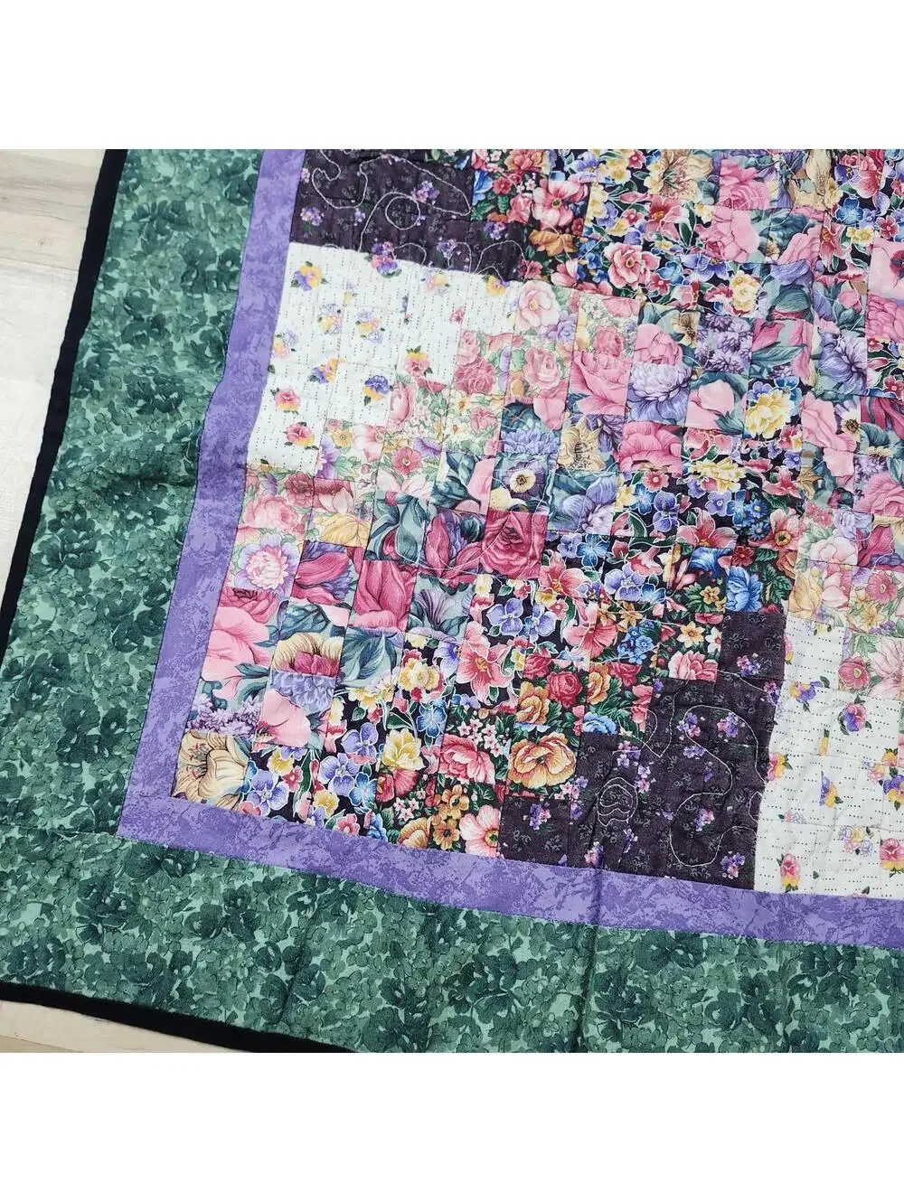 Beautiful Handmade Floral Patchwork Quilt 33 x 34 inches Wall Hanging